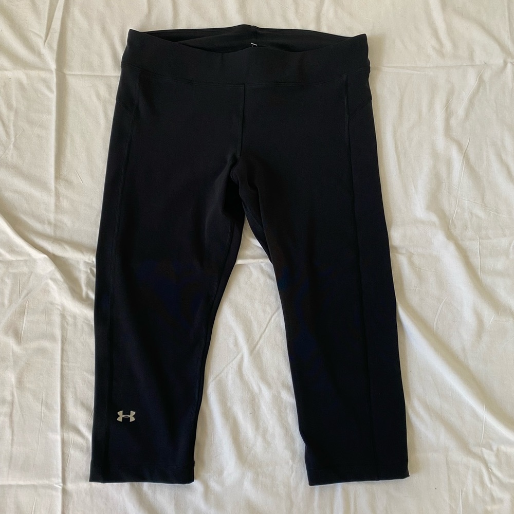 NWT - Black under armor cropped leggings - Capri Length